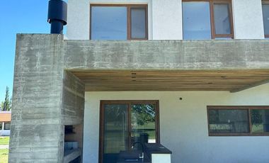 Casa en venta - 4 Dormitorios 5 Baños - Cocheras - 387Mts2 - El Milord, Pilar