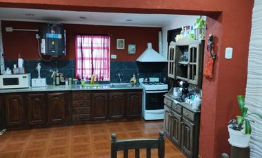 Casa en venta - 2 Dormitorios 2 Baños - 500Mts2 - Zárate