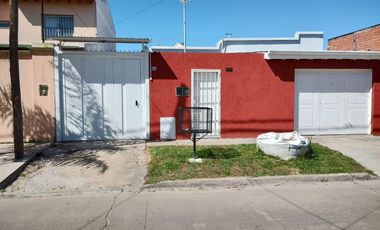 Casa en venta - 2 Dormitorios 2 Baños - 500Mts2 - Zárate