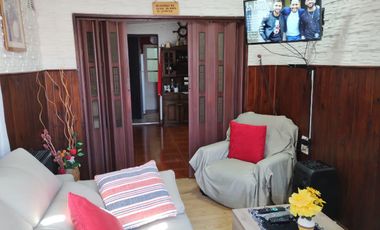 Casa en venta - 2 Dormitorios 2 Baños - 500Mts2 - Zárate