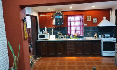 Casa en venta - 2 Dormitorios 2 Baños - 500Mts2 - Zárate