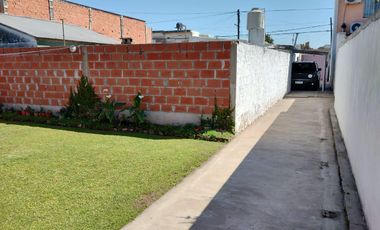 Casa en venta - 2 Dormitorios 2 Baños - 500Mts2 - Zárate