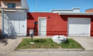 Casa en venta - 2 Dormitorios 2 Baños - 500Mts2 - Zárate