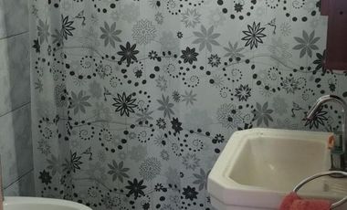 Casa en venta - 2 Dormitorios 1 Baño - Las Toninas