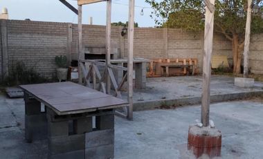 Casa en venta - 2 Dormitorios 1 Baño - Las Toninas