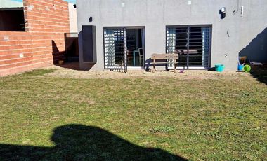 Casa en venta - 2 Dormitorios 2 Baños - San Andrés de Giles