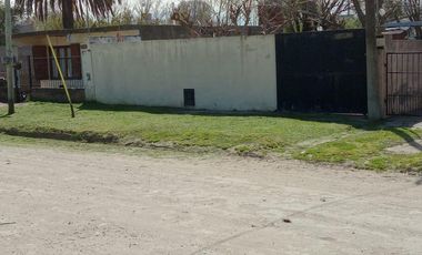 Casa en venta - 4 Dormitorios 2 Baños - 200Mts2 - Quequén