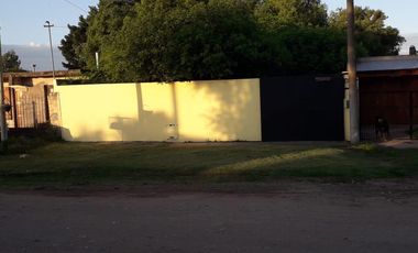 Casa en venta - 4 Dormitorios 2 Baños - 200Mts2 - Quequén