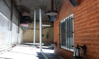 Casa en venta - 4 Dormitorios 2 Baños - 200Mts2 - Quequén