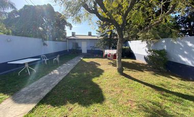 Casa en venta - 3 Dormitorios 2 Baños - Cocheras - 425Mts2 - Villa del Plata, Florencio Varela