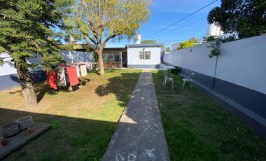 Casa en venta - 3 Dormitorios 2 Baños - Cocheras - 425Mts2 - Villa del Plata, Florencio Varela