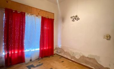 Casa en Venta de 3 dormitorios. Patio con parrilla y parque verde. Villa Fox, Zárate