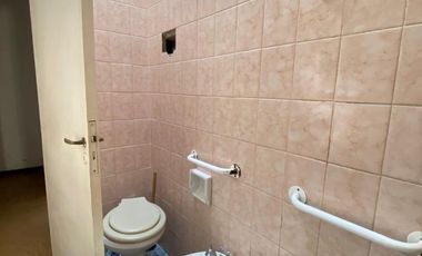 Casa en Venta de 3 dormitorios. Patio con parrilla y parque verde. Villa Fox, Zárate