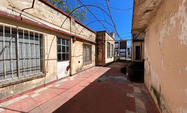 Casa en Venta de 3 dormitorios. Patio con parrilla y parque verde. Villa Fox, Zárate