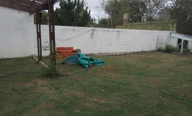 Casa en venta - 4 Dormitorios 2 Baños - Las Toninas