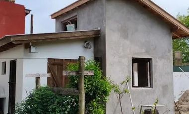 Casa en venta - 4 Dormitorios 2 Baños - Las Toninas