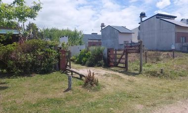 Casa en venta - 4 Dormitorios 2 Baños - Las Toninas