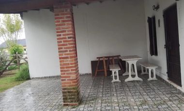 Casa en venta - 4 Dormitorios 2 Baños - Las Toninas