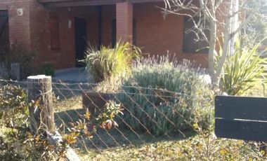 Casa en venta - 4 Dormitorios 2 Baños - Las Toninas