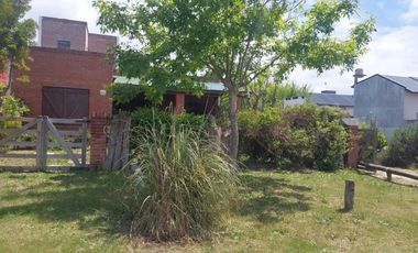 Casa en venta - 4 Dormitorios 2 Baños - Las Toninas