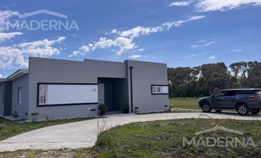 Casa en  Barrio El Cardon Links Miramar