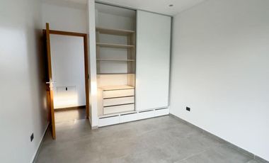 VENTA CASA  DE 4 DORMITORIOS BARRIO CERRADO ALTOS DE CAMPO GRANDE