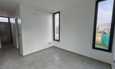 VENTA CASA  DE 4 DORMITORIOS BARRIO CERRADO ALTOS DE CAMPO GRANDE