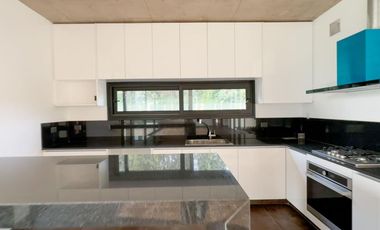 VENTA CASA  DE 4 DORMITORIOS BARRIO CERRADO ALTOS DE CAMPO GRANDE