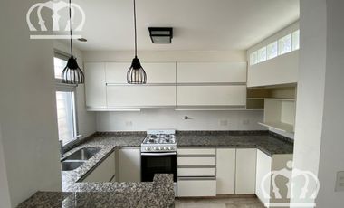 PH en Lanús Este 2 ambientes y medio.