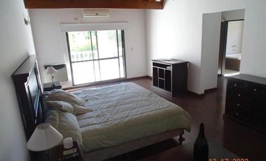 Casa en venta - 3 Dormitorios 4 Baños - Cochera - 1.000Mts2 - San Vicente