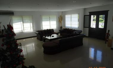 Casa en venta - 3 Dormitorios 4 Baños - Cochera - 1.000Mts2 - San Vicente