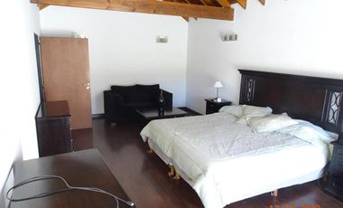 Casa en venta - 3 Dormitorios 4 Baños - Cochera - 1.000Mts2 - San Vicente