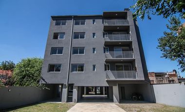 Departamento en Venta 2 amb  Toilette  COCHERA INCLUIDA  Balcon  Parrilla TIGRE