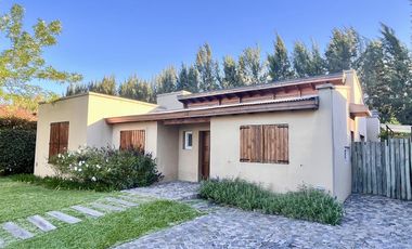 Muy linda casa en Santa Clara - Real Oportunidad