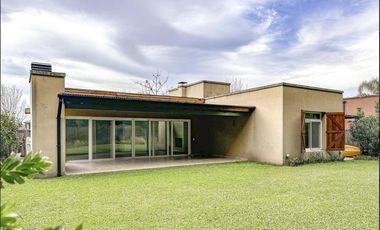 Muy linda casa en Santa Clara - Real Oportunidad