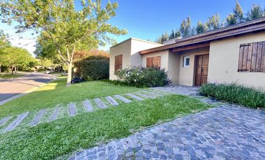 Muy linda casa en Santa Clara - Real Oportunidad