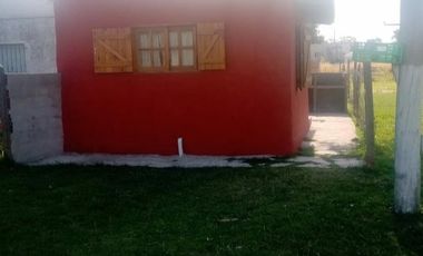 Casa en venta - 5 Dormitorios 2 Baños - 402Mts2 - San Eduardo del Mar