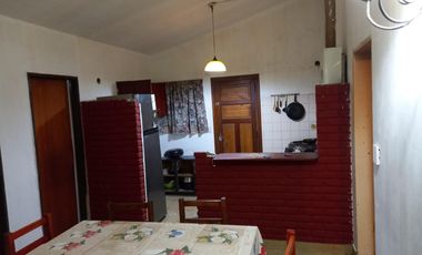Casa en venta - 5 Dormitorios 2 Baños - 402Mts2 - San Eduardo del Mar