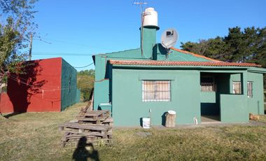 Casa en venta - 5 Dormitorios 2 Baños - 402Mts2 - San Eduardo del Mar