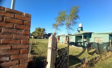 Casa en venta - 5 Dormitorios 2 Baños - 402Mts2 - San Eduardo del Mar