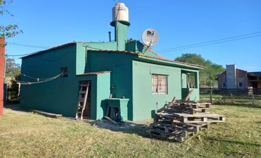 Casa en venta - 5 Dormitorios 2 Baños - 402Mts2 - San Eduardo del Mar