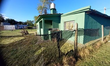 Casa en venta - 5 Dormitorios 2 Baños - 402Mts2 - San Eduardo del Mar