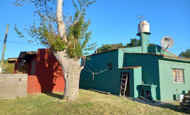 Casa en venta - 5 Dormitorios 2 Baños - 402Mts2 - San Eduardo del Mar