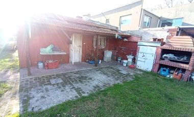 Casa en venta - 2 Dormitorios 1 Baño - 333mts2 - Mar del Plata