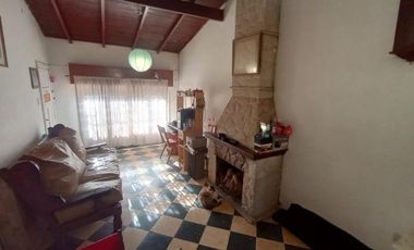 Casa en venta - 2 Dormitorios 1 Baño - 333mts2 - Mar del Plata