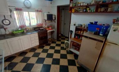 Casa en venta - 2 Dormitorios 1 Baño - 333mts2 - Mar del Plata