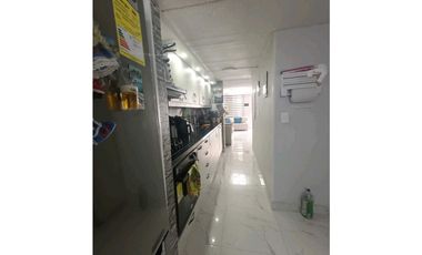 En venta Casa de 3 pisos - Barrio Santafé