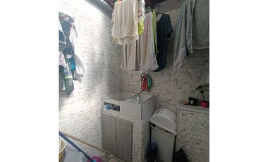 En venta Casa de 3 pisos - Barrio Santafé