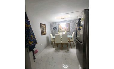 En venta Casa de 3 pisos - Barrio Santafé