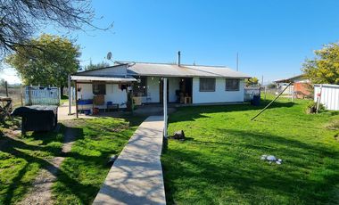 VENTA DE PARCELA DE 10945MT2  120MT2 CONSTRUIDOS,  PARRAL